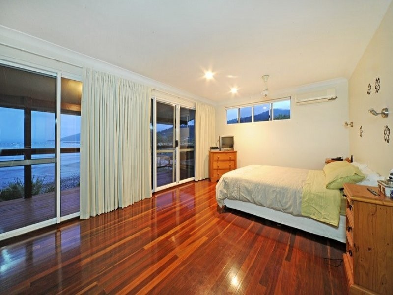12 Coral Esplanade, Cannonvale QLD 4802