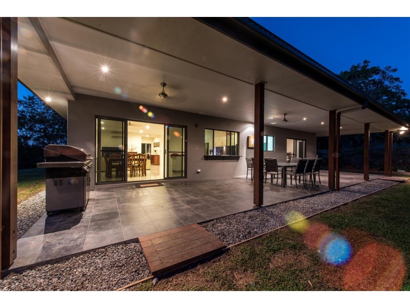 64 Hibiscus Road, Cannonvale QLD 4802