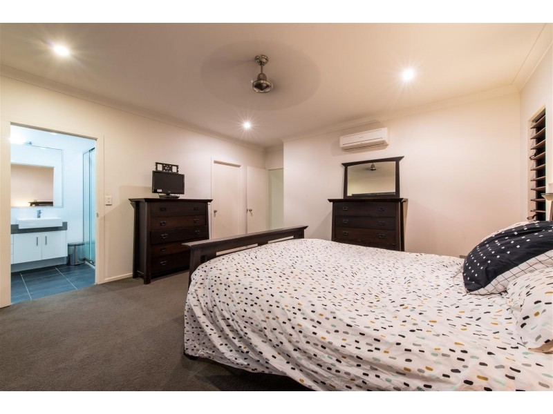 64 Hibiscus Road, Cannonvale QLD 4802