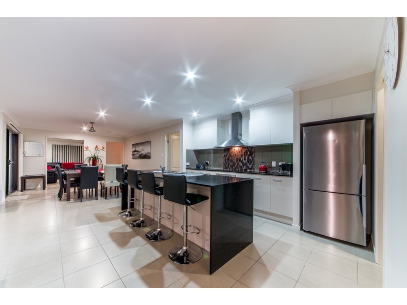 15 Ryben Court, Cannonvale QLD 4802