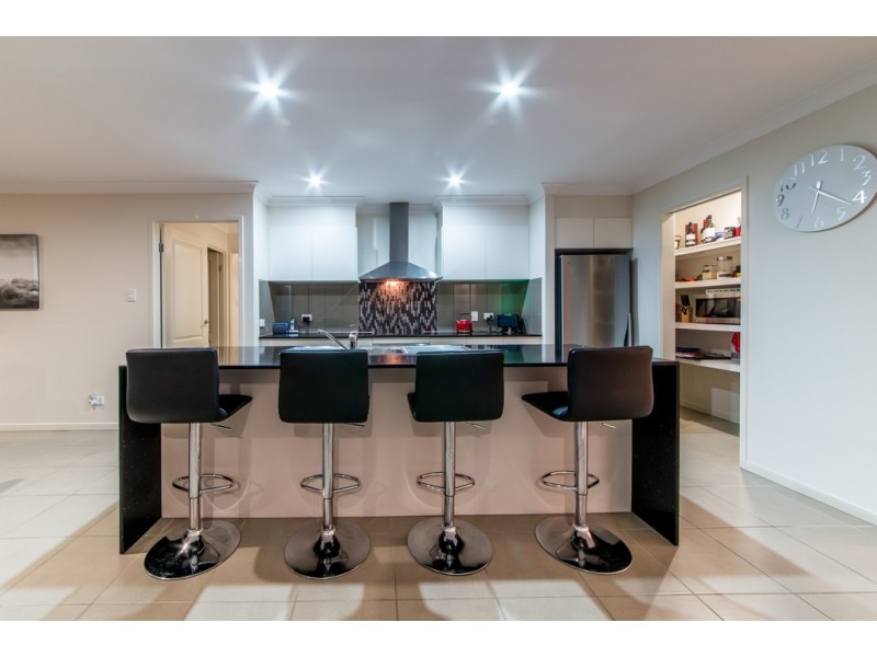 15 Ryben Court, Cannonvale QLD 4802