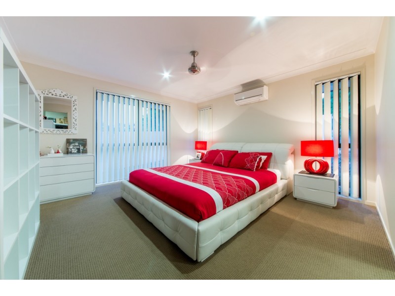 15 Ryben Court, Cannonvale QLD 4802