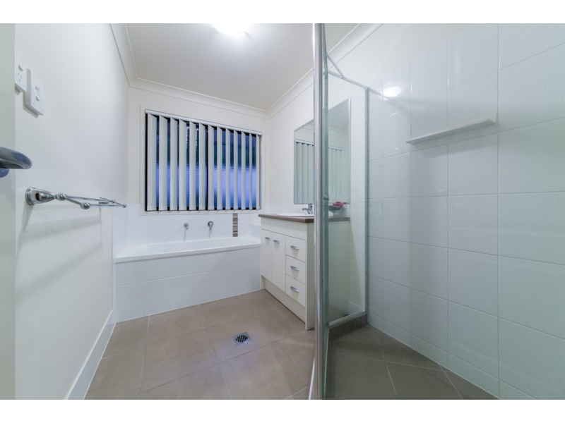 15 Ryben Court, Cannonvale QLD 4802