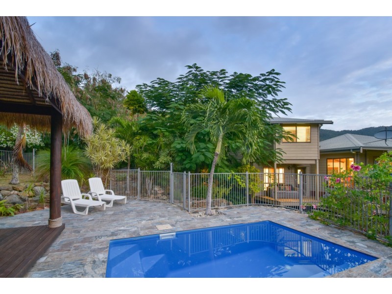 7 Jones Road, Cannonvale QLD 4802