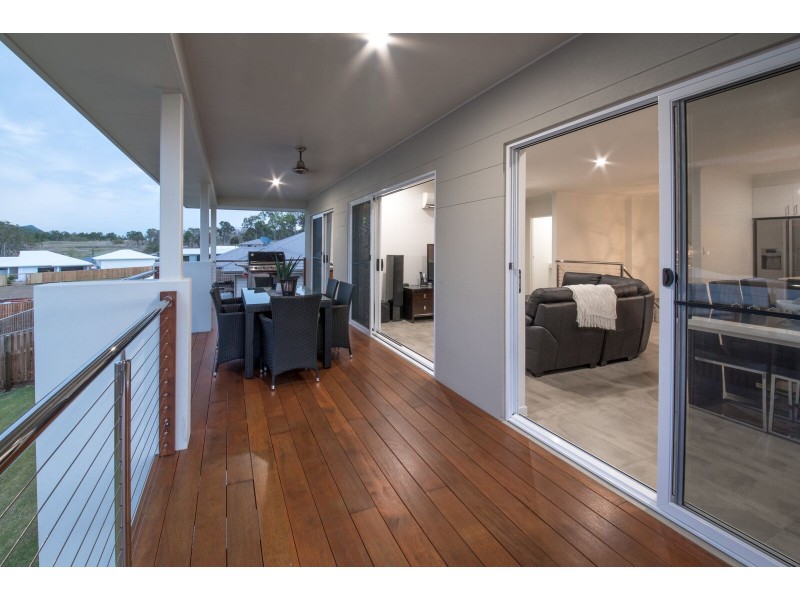 12 Masthead Road, Cannonvale QLD 4802