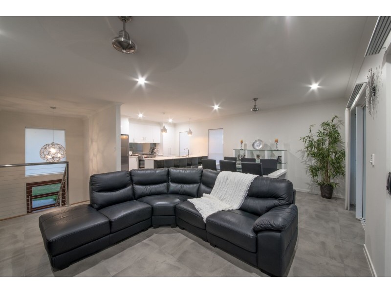 12 Masthead Road, Cannonvale QLD 4802
