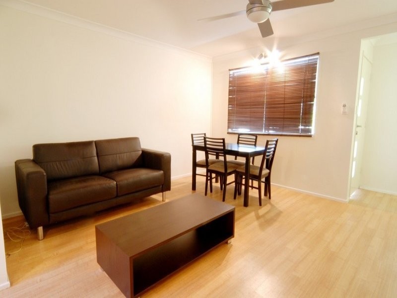 9 Pleasant Drive, Cannonvale QLD 4802