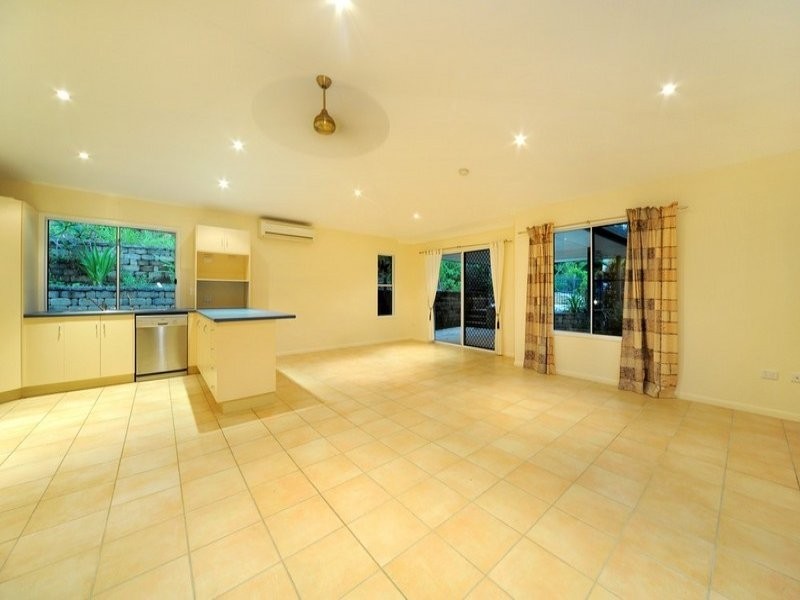 65 Namanula Drive, Flametree QLD 4802