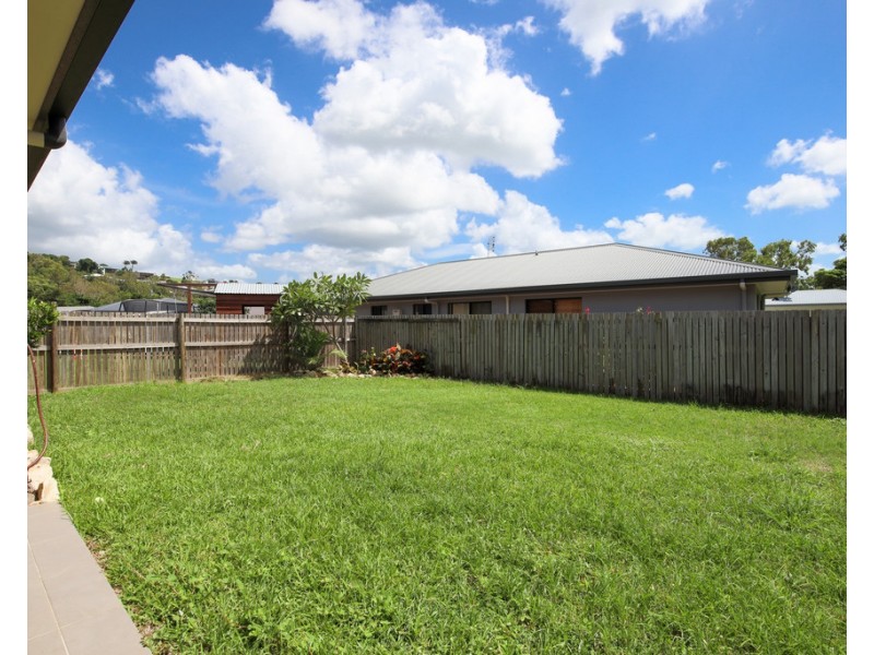 9 Twin Creek Court, Cannonvale QLD 4802