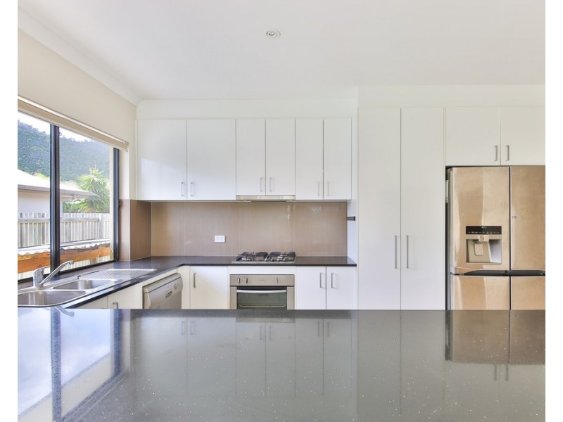 9 Twin Creek Court, Cannonvale QLD 4802