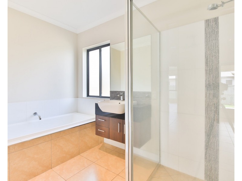 9 Twin Creek Court, Cannonvale QLD 4802