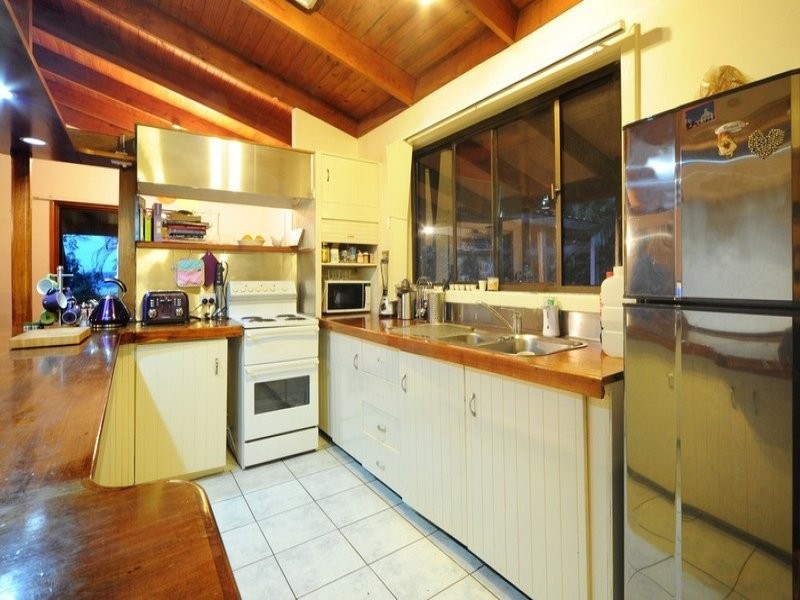 3 Macona Crescent, Cannonvale QLD 4802