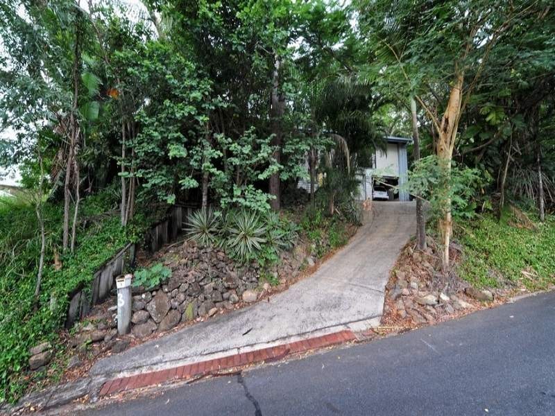 3 Macona Crescent, Cannonvale QLD 4802