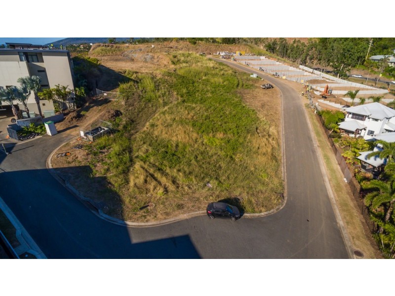 17 Altmann Avenue, Cannonvale QLD 4802