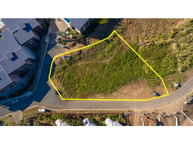 17 Altmann Avenue, Cannonvale QLD 4802