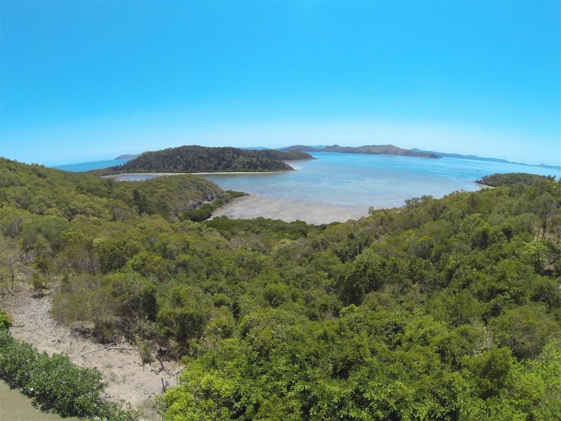 9 Passage Avenue, Shute Harbour QLD 4802