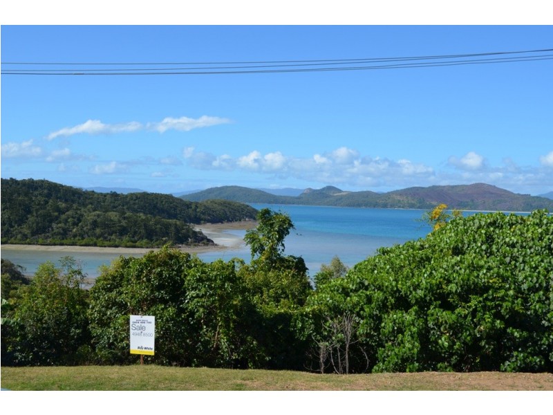 9 Passage Avenue, Shute Harbour QLD 4802