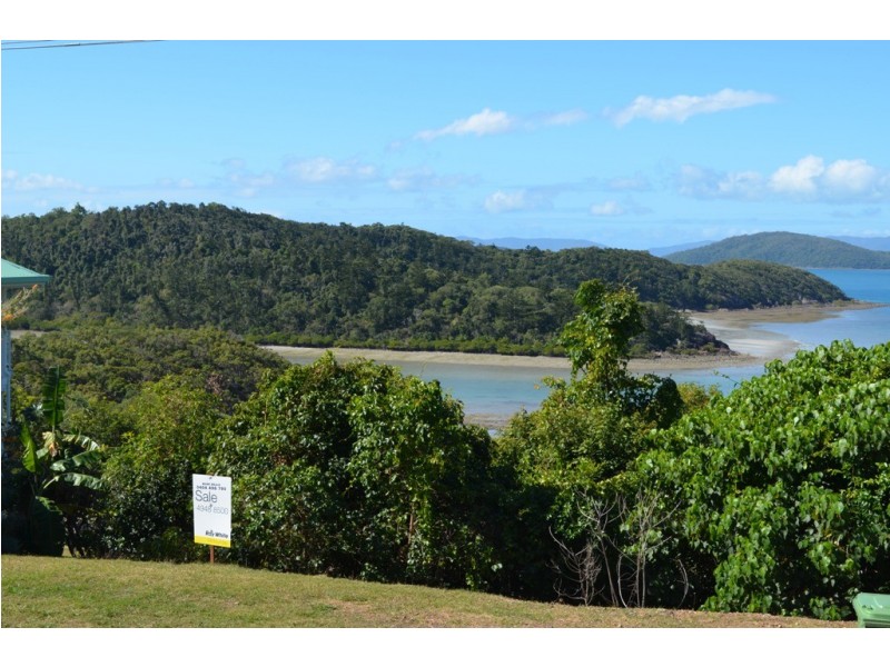 9 Passage Avenue, Shute Harbour QLD 4802
