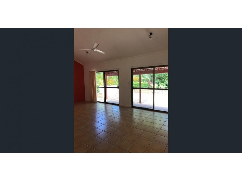 1/25 Manooka Drive, Cannonvale QLD 4802