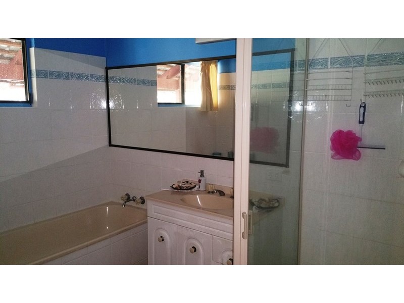 1/25 Manooka Drive, Cannonvale QLD 4802