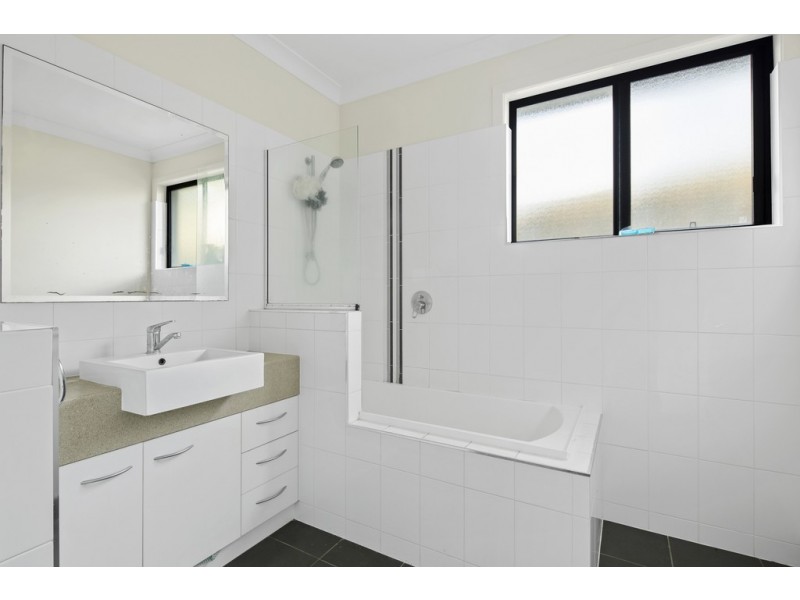 8 Armada Crescent, Jubilee Pocket QLD 4802