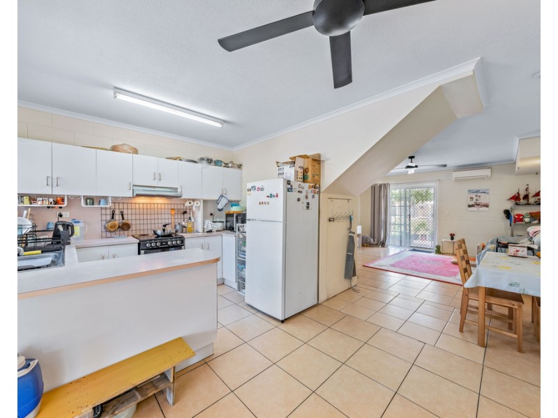 31/11 Island Drive, Cannonvale QLD 4802