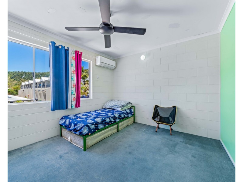 31/11 Island Drive, Cannonvale QLD 4802