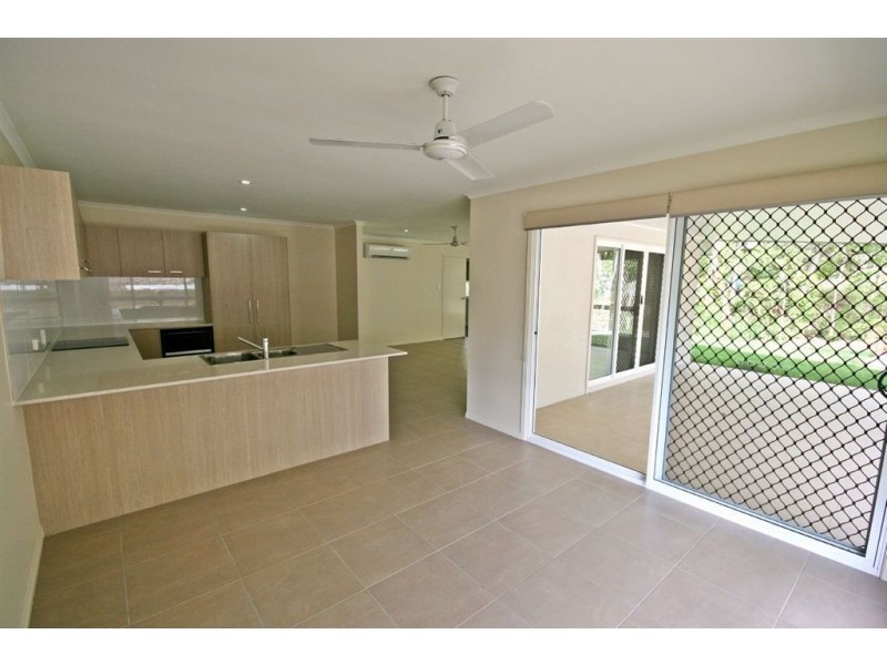 1 Yachtsmans Parade, Cannonvale QLD 4802