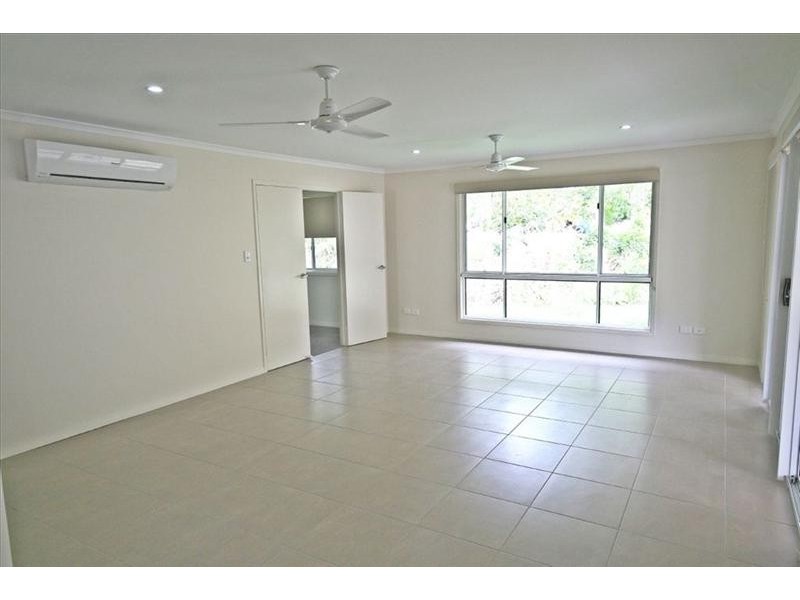 1 Yachtsmans Parade, Cannonvale QLD 4802