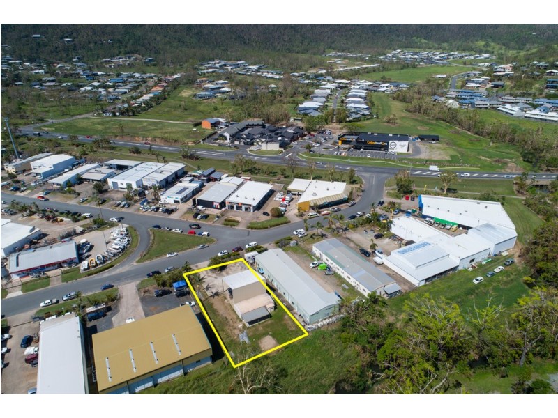 18 William Murray Drive, Cannonvale QLD 4802