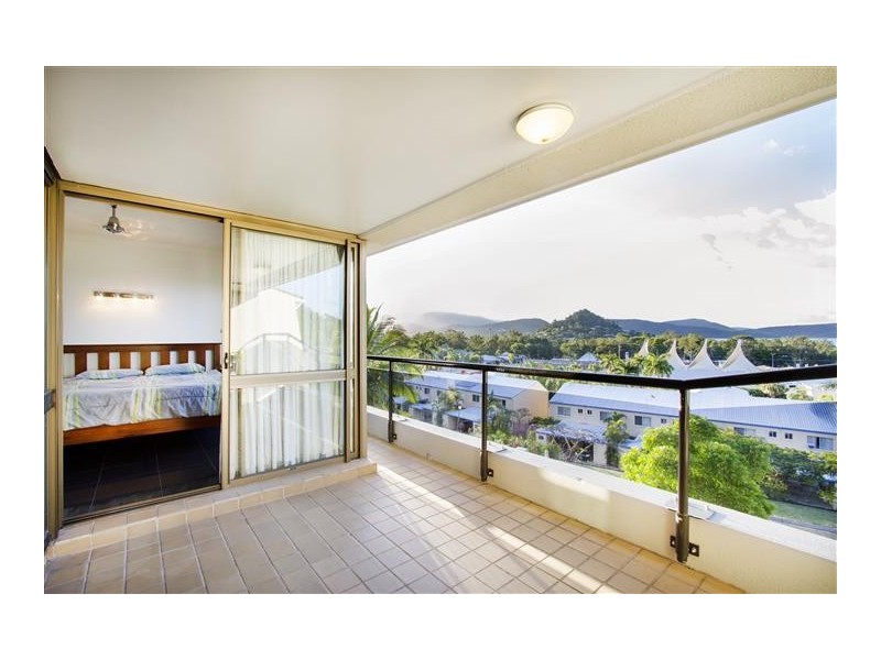 19/2 Eshelby Drive, Cannonvale QLD 4802