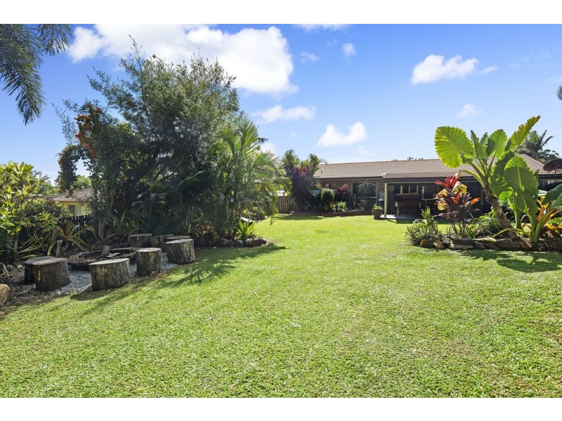 36 Valley Drive, Cannonvale QLD 4802