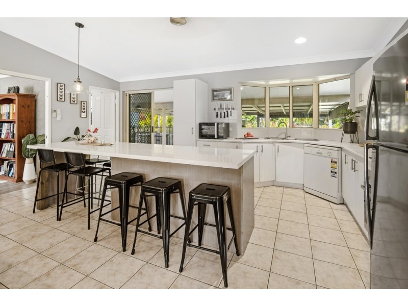 36 Valley Drive, Cannonvale QLD 4802