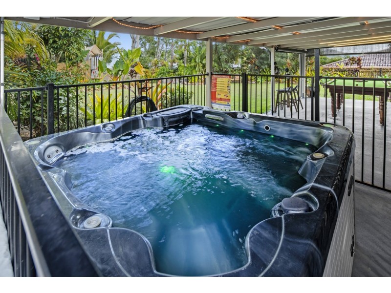 36 Valley Drive, Cannonvale QLD 4802