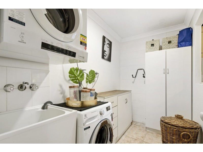 36 Valley Drive, Cannonvale QLD 4802