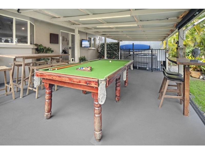 36 Valley Drive, Cannonvale QLD 4802