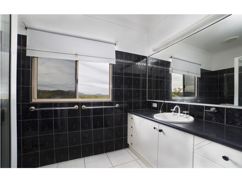 16 Olden Court, Hideaway Bay QLD 4800