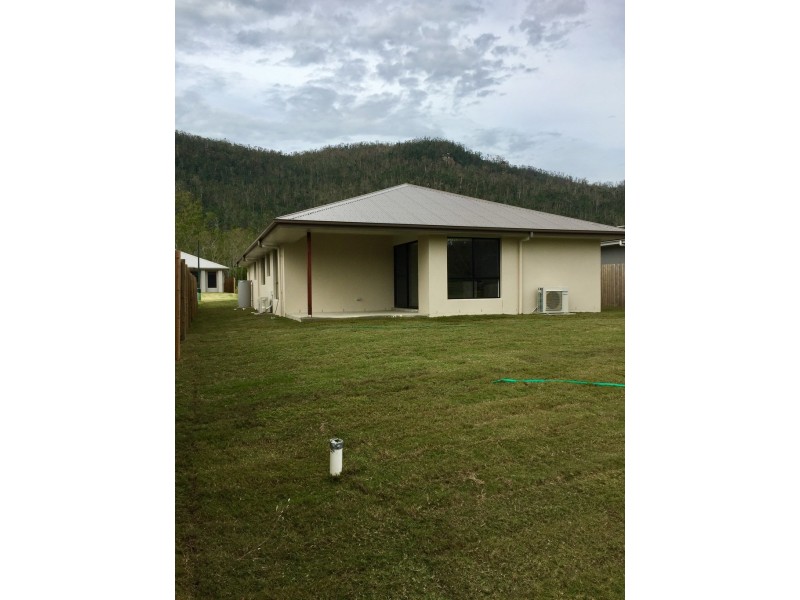 30 Trader Crescent, Cannonvale QLD 4802