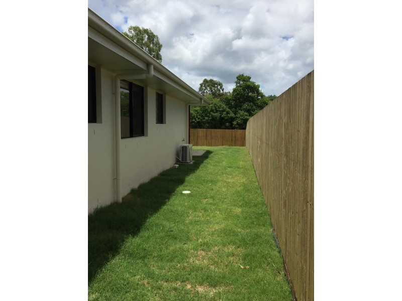 30 Trader Crescent, Cannonvale QLD 4802