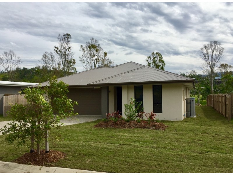 30 Trader Crescent, Cannonvale QLD 4802