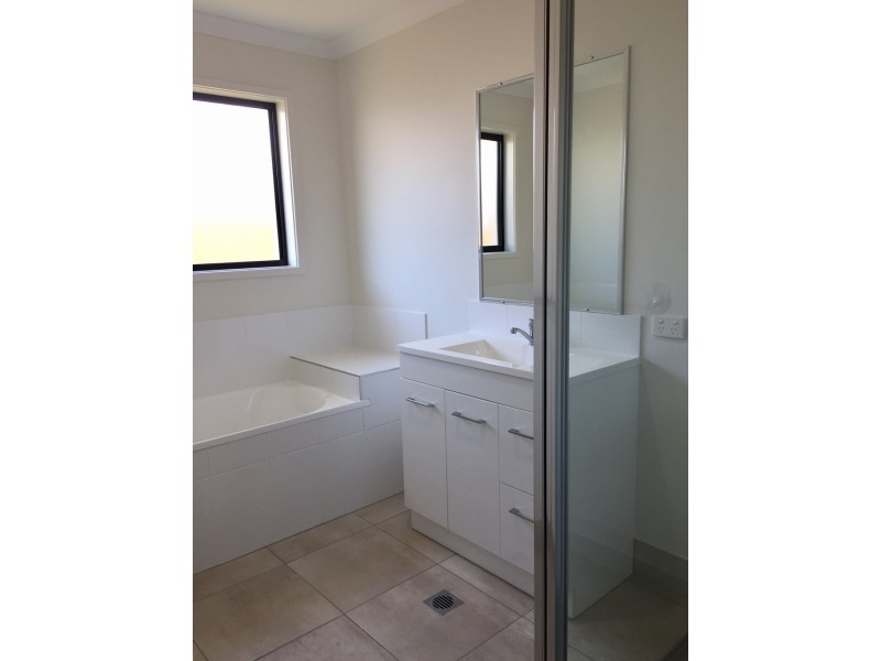 16 Trader Crescent, Cannonvale QLD 4802