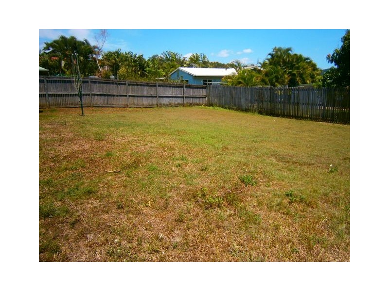 14 Border Drive, Cannonvale QLD 4802