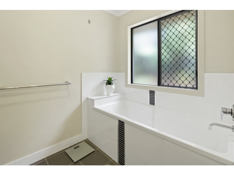 30 Sanctuary Avenue, Jubilee Pocket QLD 4802