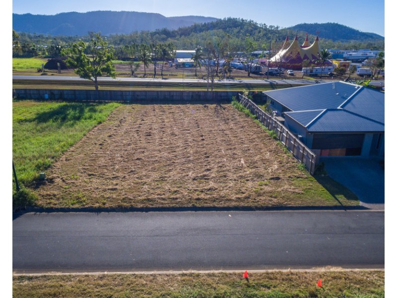 56 South Molle Boulevard, Cannonvale QLD 4802