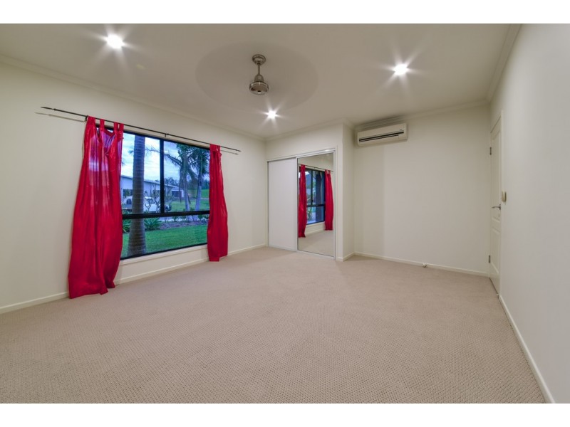 7 Henderson Street, Cannonvale QLD 4802