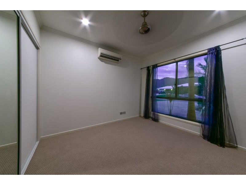 7 Henderson Street, Cannonvale QLD 4802