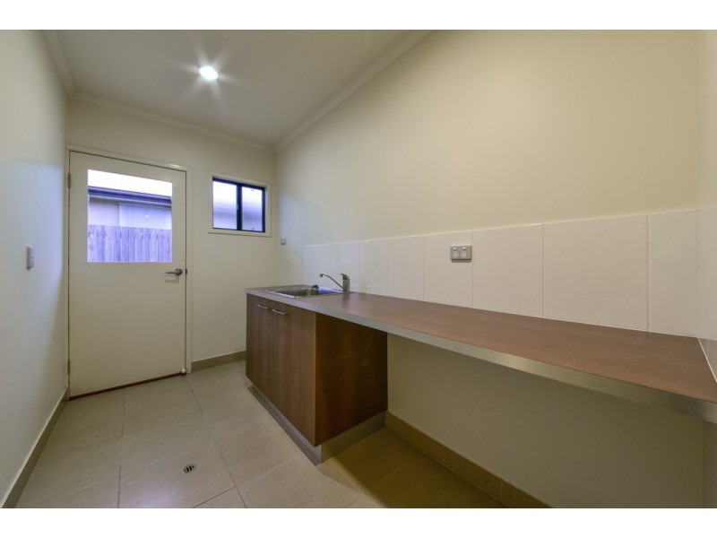 7 Henderson Street, Cannonvale QLD 4802