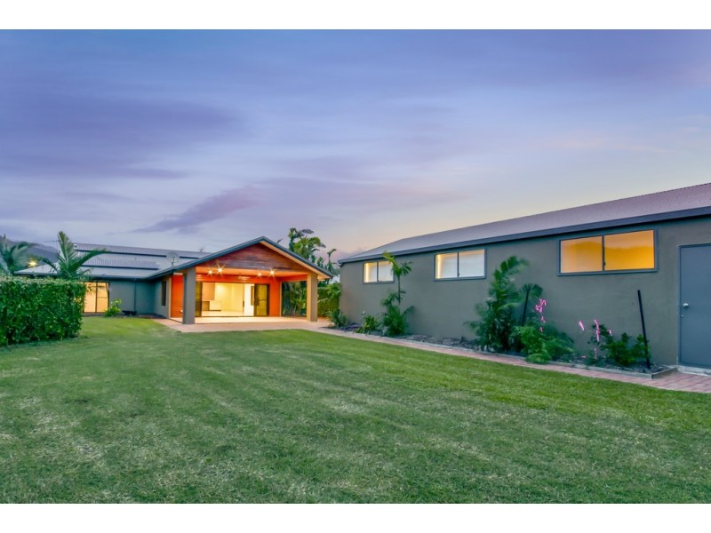 7 Henderson Street, Cannonvale QLD 4802