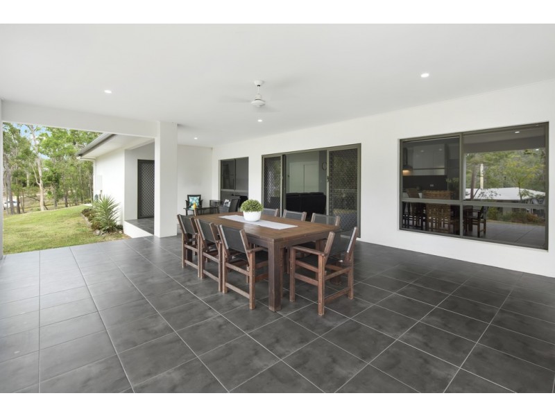10 Remington Close, Mount Marlow QLD 4800