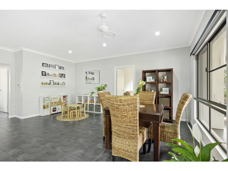 10 Remington Close, Mount Marlow QLD 4800